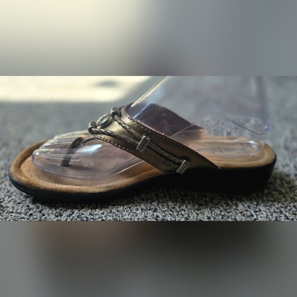 Minnetonka Silverthrone Women Flip Flop Sandals SZ 8 Silver Aztec Tribal Western - Picture 10 of 13